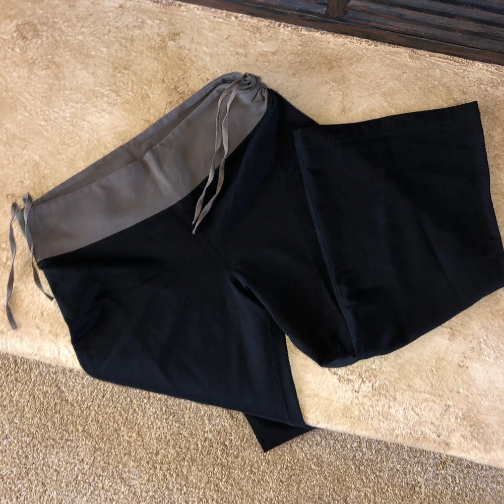Cute exercise workout capri pants NWOT